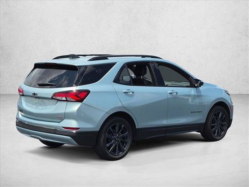 Used 2022 Chevrolet Equinox RS FWD image 5