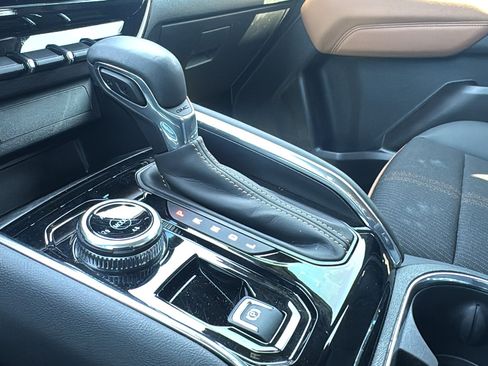 Used 2025 GMC Canyon AT4 image 20