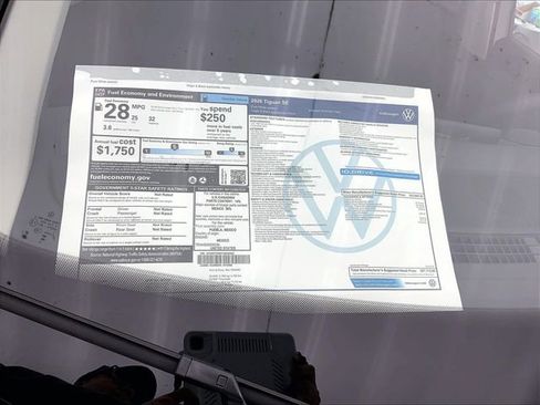 New 2026 Volkswagen Tiguan SE image 14