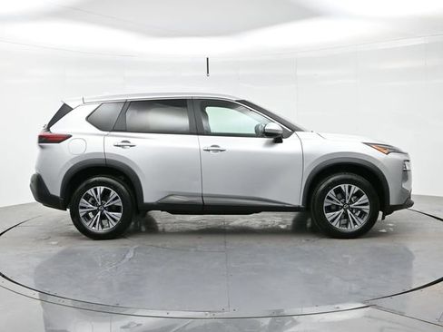 Used 2023 Nissan Rogue SV image 8