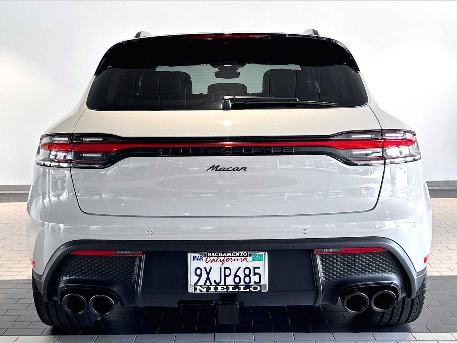 Used 2026 Porsche Macan AWD/4WD image 10