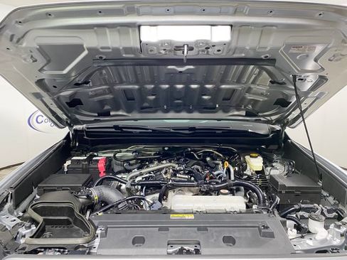 Certified 2025 Toyota Tacoma SR5 AWD/4WD image 22