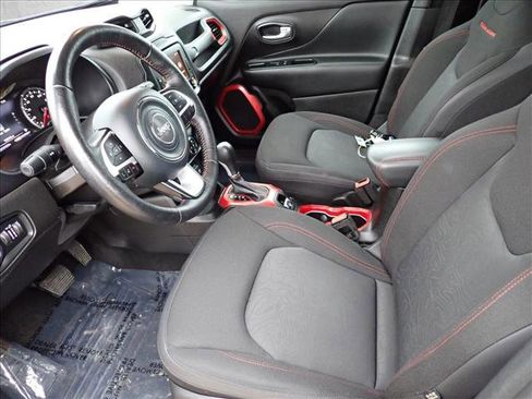 Used 2017 Jeep Renegade Trailhawk AWD/4WD image 11