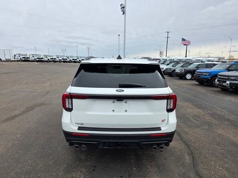Used 2025 Ford Explorer ST AWD/4WD image 6