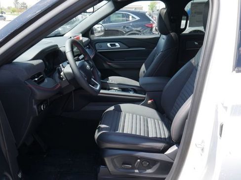 New 2026 Ford Explorer ST-Line w/ ST-Line Street Pack AWD/4WD image 2