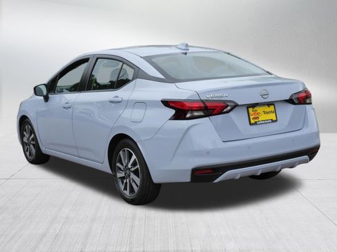 Used 2025 Nissan Versa SV FWD image 5