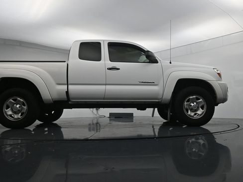 Used 2009 Toyota Tacoma PreRunner w/ SR5 Pkg #2 RWD image 32