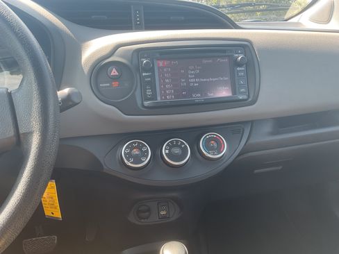 Used 2016 Toyota Yaris L FWD image 16
