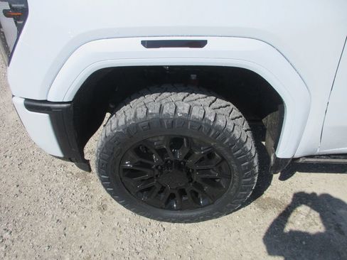New 2026 GMC Sierra 2500 Denali Ultimate AWD/4WD image 16