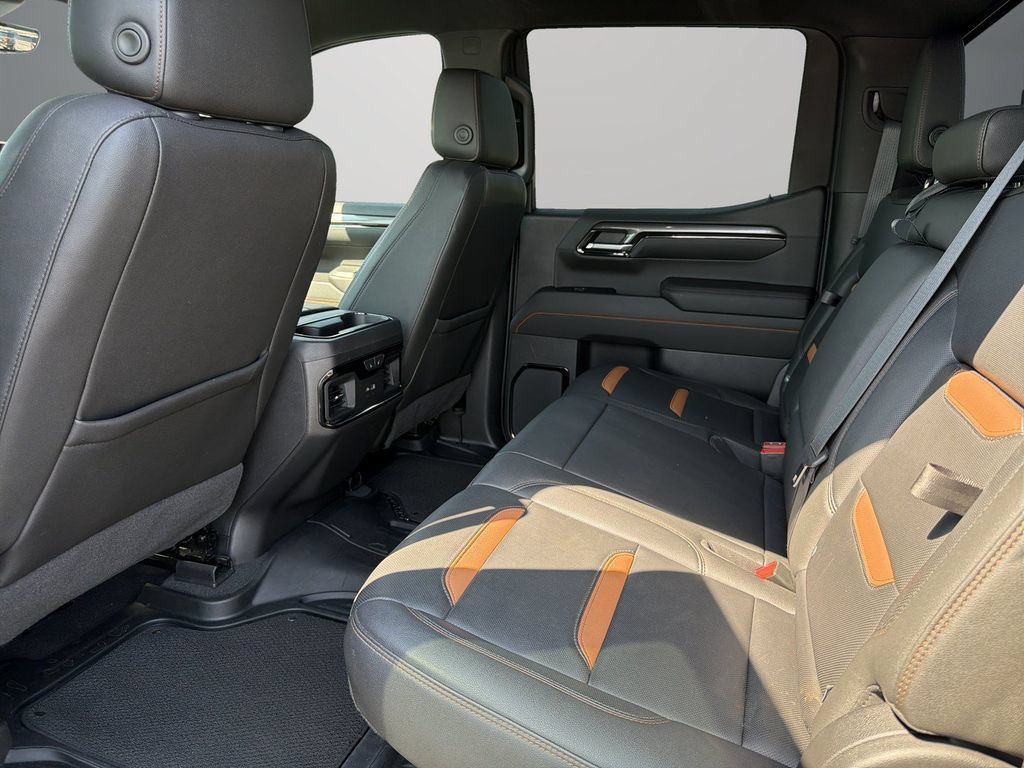 Used 2022 GMC Sierra 1500 AT4 w/ AT4 Premium Package AWD/4WD image 14