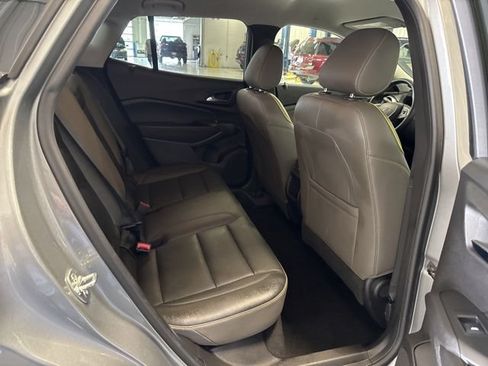 Used 2025 Chevrolet Trax ACTIV FWD image 15