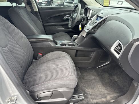 Used 2015 Chevrolet Equinox LS FWD image 9
