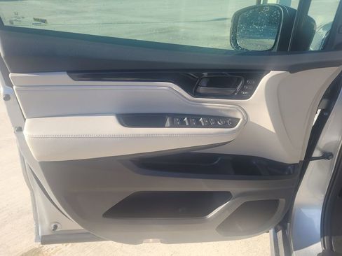 New 2026 Honda Odyssey Touring image 18