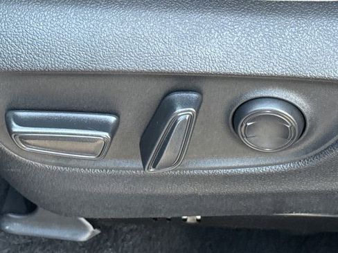 Used 2025 Toyota Grand Highlander AWD image 22