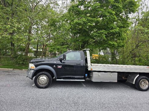 Used 2012 RAM 5500 SLT RWD image 3