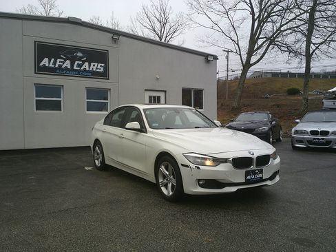 Used 2014 BMW 328i xDrive Sedan AWD/4WD image 3