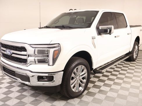 Used 2025 Ford F150 Lariat w/ Equipment Group 502A High AWD/4WD image 13