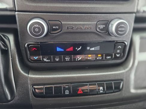 Used 2025 RAM ProMaster 2500 w/ U-Haul Equipment Group FWD image 24