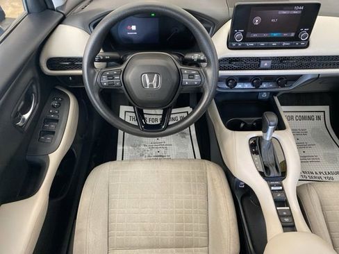 Used 2023 Honda HR-V LX image 2