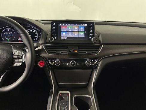 Used 2018 Honda Accord Touring image 17