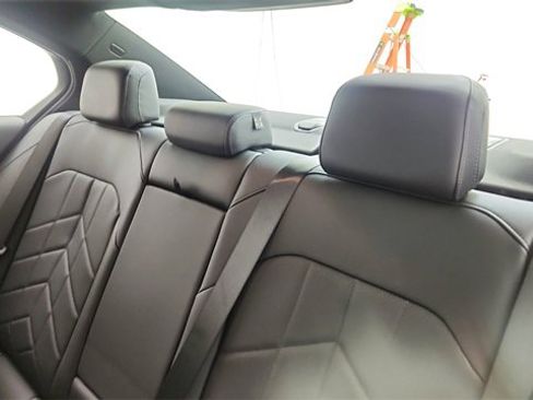 Used 2025 BMW 540i xDrive image 30
