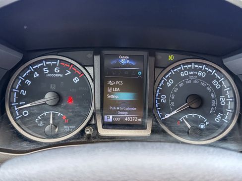 Used 2021 Toyota Tacoma TRD Off-Road w/ TRD Premium Off Road Package image 23