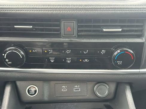 Used 2023 Nissan Rogue S FWD image 24