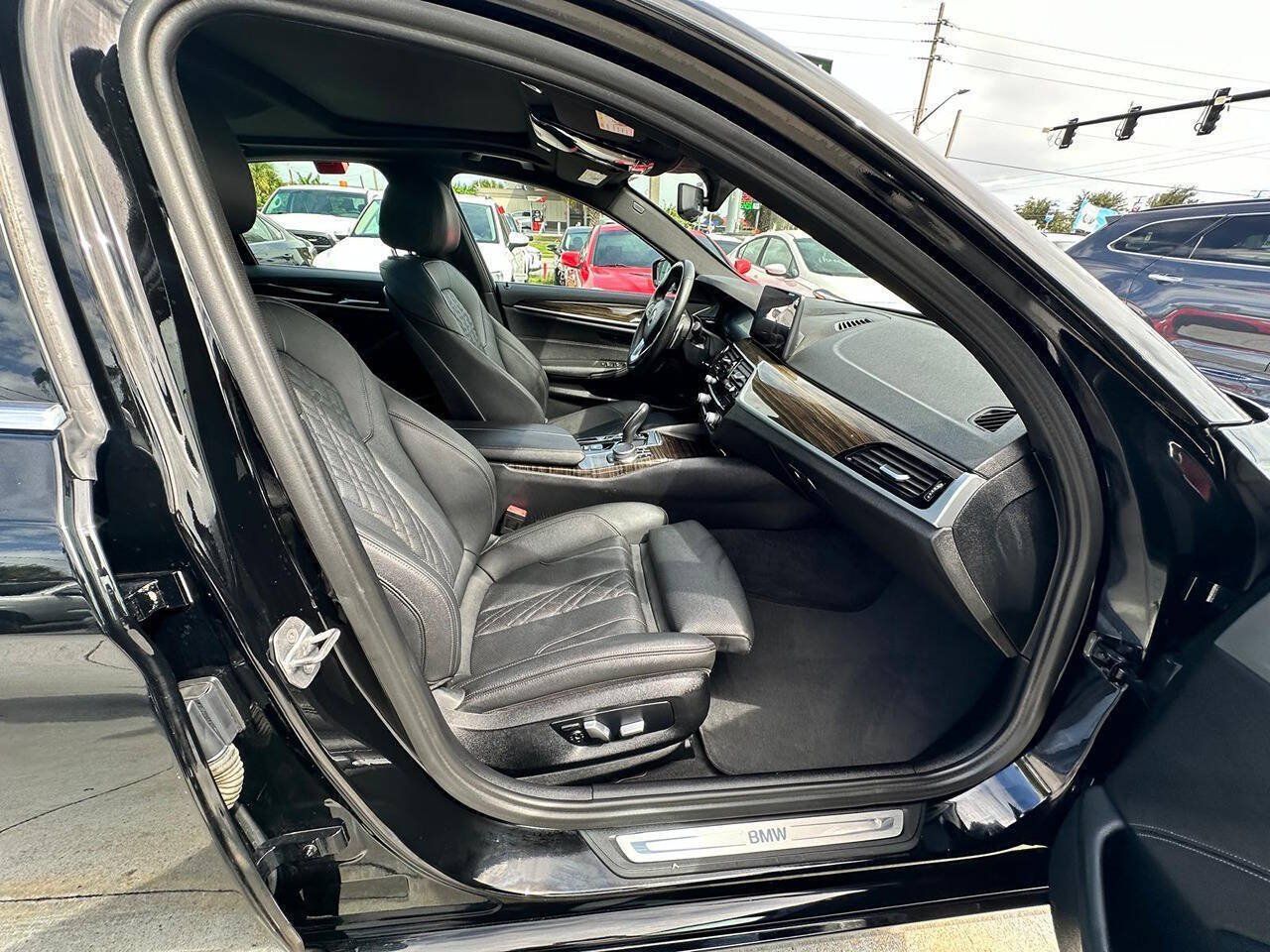 Used 2021 BMW 530i w/ Convenience Package RWD image 19