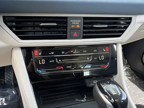 New 2026 Volkswagen Jetta SE FWD image 26
