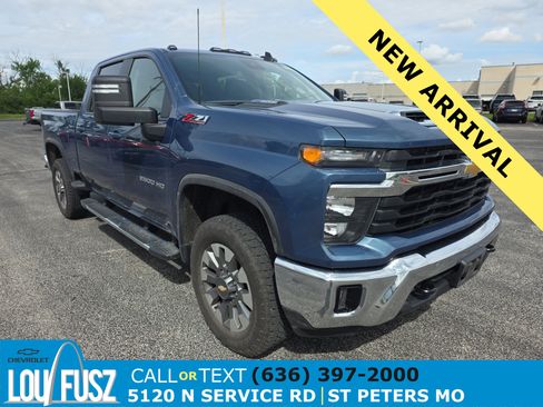 Used 2025 Chevrolet Silverado 2500 LT AWD/4WD image 1