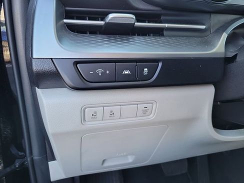 Used 2024 Kia Carnival LX image 15