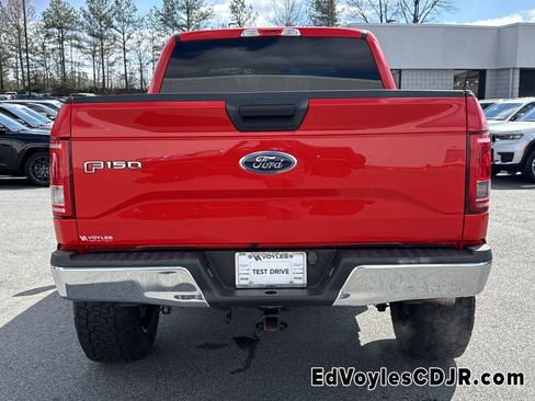 Used 2017 Ford F150 XLT image 4