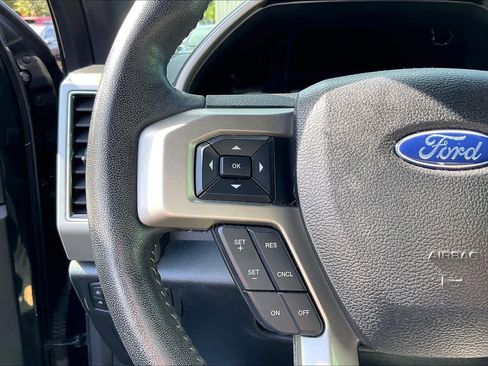 Used 2020 Ford F150 Lariat image 17