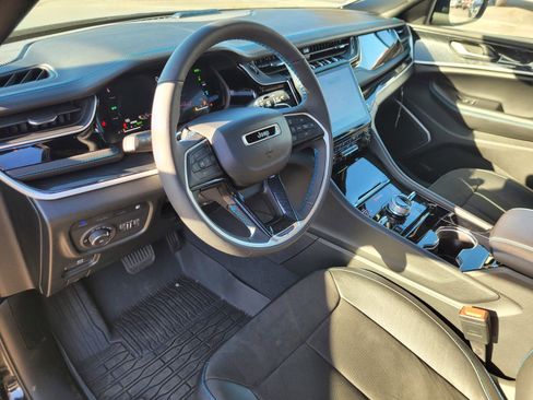 Used 2023 Jeep Grand Cherokee Trailhawk w/ Advanced Protech Group II image 11