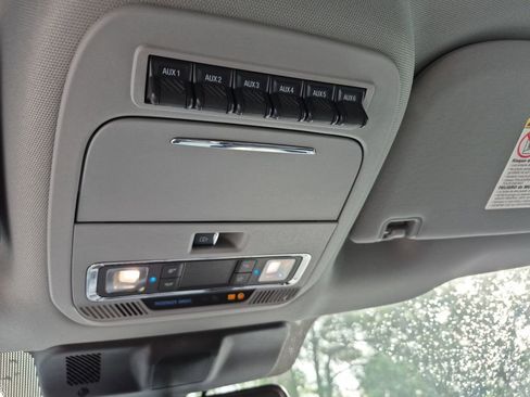 Used 2024 Ford F250 Lariat w/ Lariat Ultimate Package AWD/4WD image 20