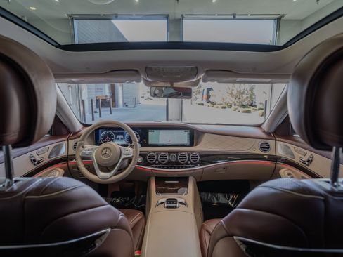 Used 2018 Mercedes-Benz S 560 Sedan image 26