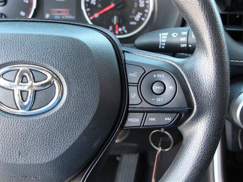 Used 2022 Toyota RAV4 LE w/ Carpet Mat Package (TMS) AWD/4WD image 27