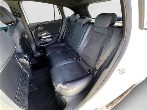 Used 2025 Mercedes-Benz GLA 250 image 28