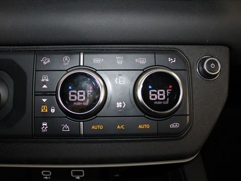 Used 2024 Land Rover Defender 110 S image 32