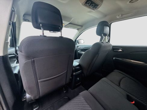 Used 2019 Dodge Journey SE w/ Connectivity Group FWD image 21