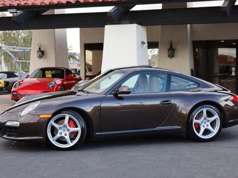 Used 2011 Porsche 911 Carrera 4S image 6