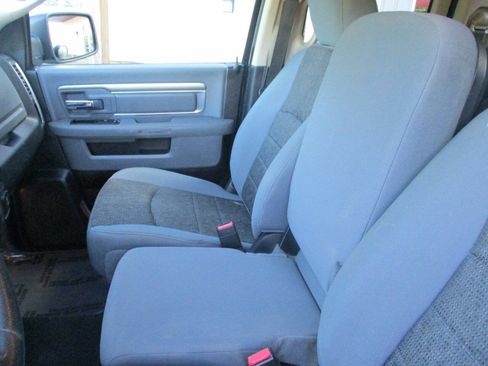 Used 2014 RAM 1500 Classic SLT w/ Protection Group AWD/4WD image 17