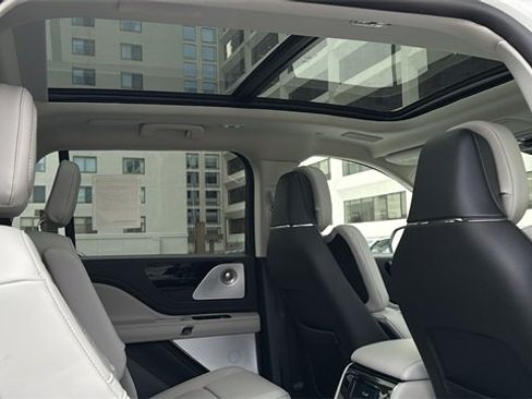 New 2026 Lincoln Aviator Reserve image 6