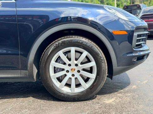 Used 2023 Porsche Cayenne AWD/4WD image 38