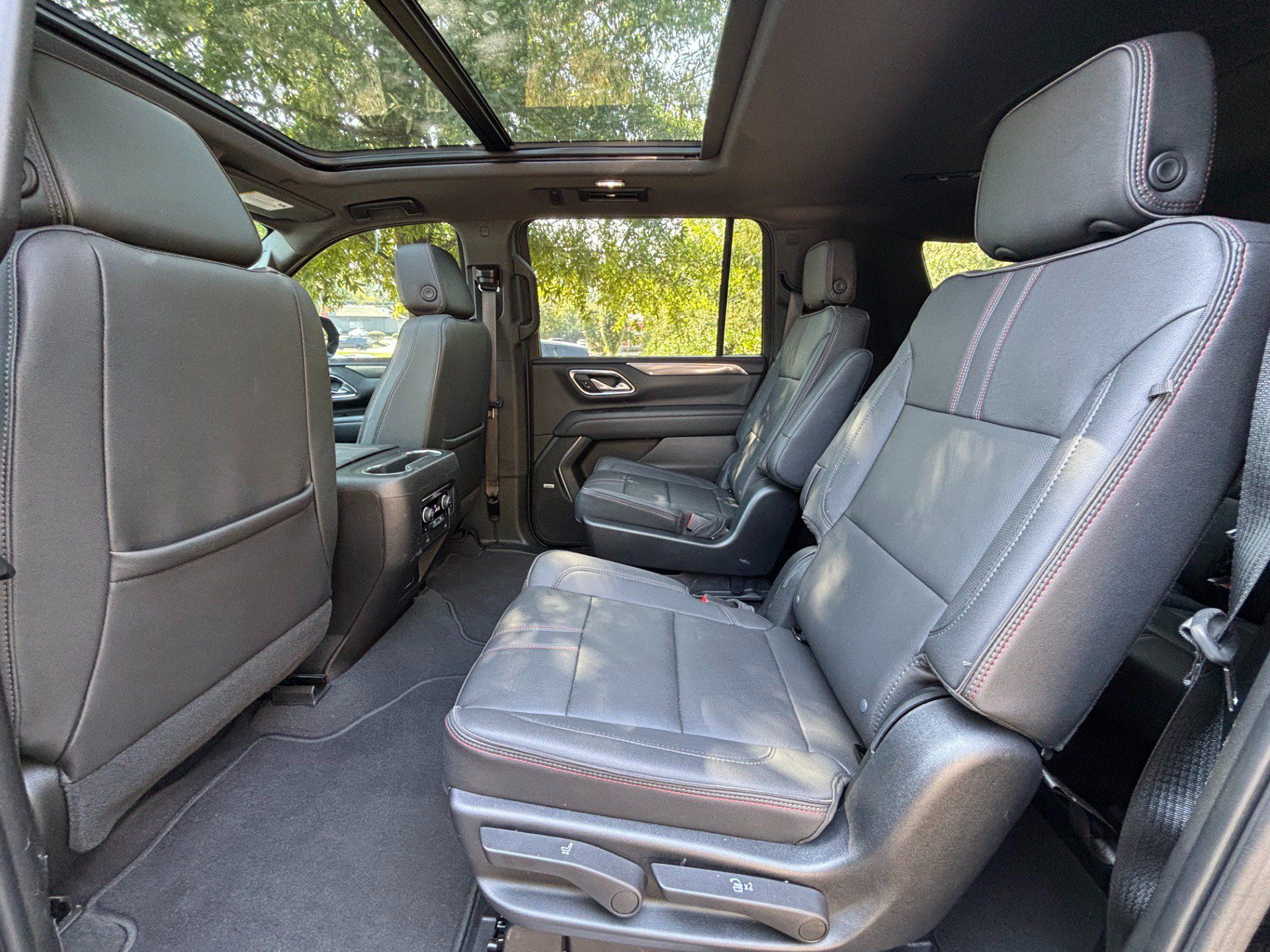 Used 2023 Chevrolet Suburban RST w/ Sport Performance Package AWD/4WD image 22