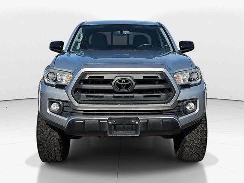 Used 2016 Toyota Tacoma SR5 w/ SR5 Appearance Package (SN) RWD image 9