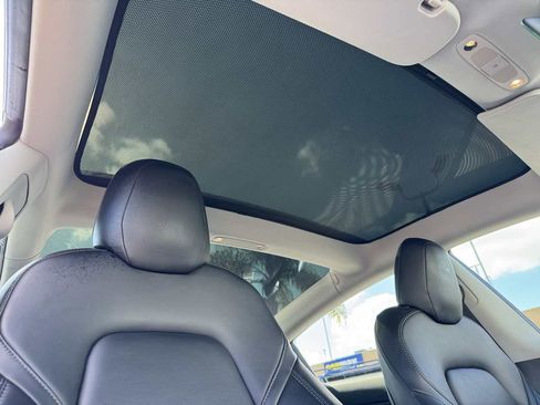 Used 2018 Tesla Model 3 RWD image 14