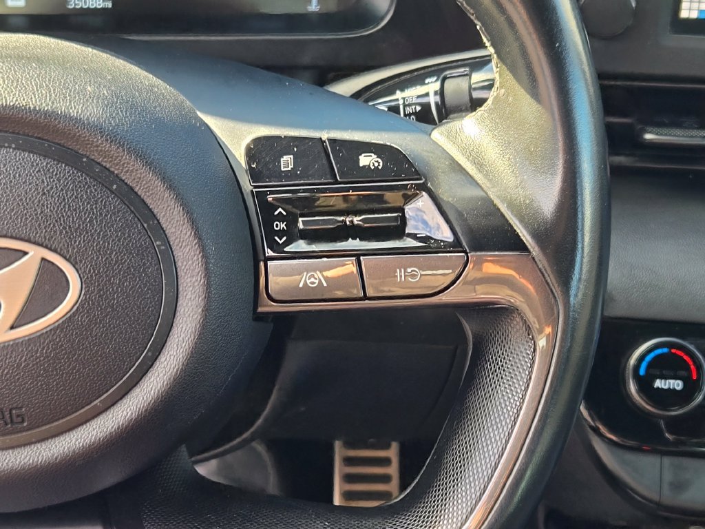 Certified 2025 Hyundai Elantra Sport FWD image 36