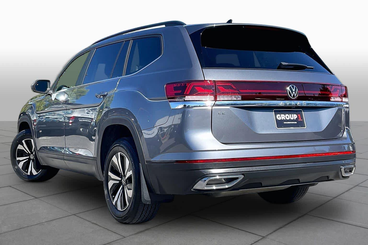 Used 2024 Volkswagen Atlas SE FWD image 11