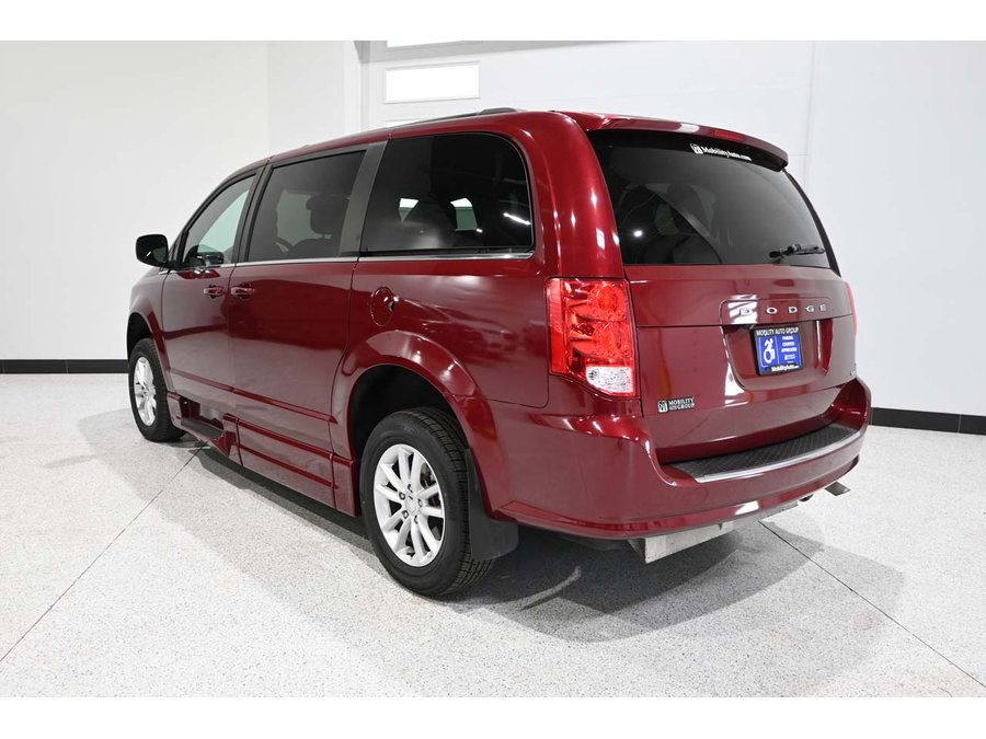 Used 2019 Dodge Grand Caravan SXT FWD image 9